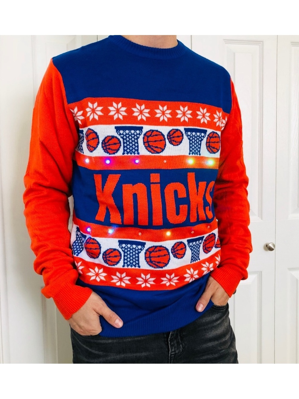 New York Knicks Basketball Winter Ugly Christmas Sweater NBA Medium NWOT